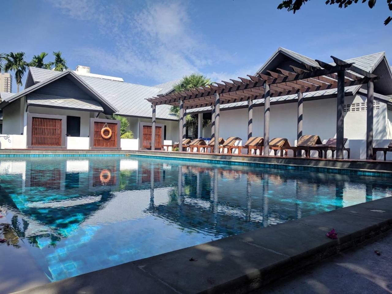 Long Beach Garden Hotel & Pavilions Pattaya Extérieur photo