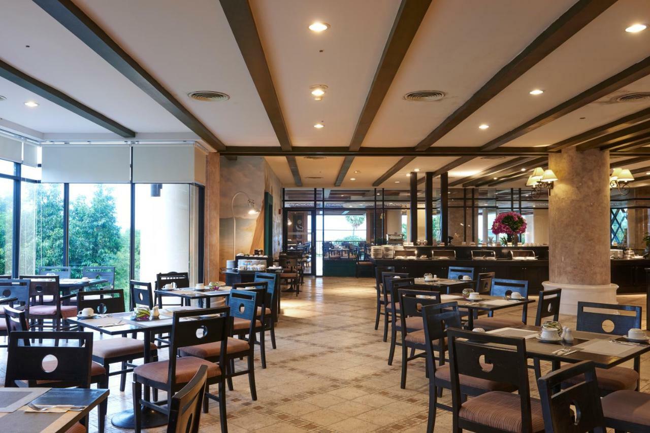 Long Beach Garden Hotel & Pavilions Pattaya Extérieur photo